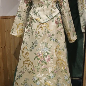 Saya Virgen Seda Floral Forrada Damasco