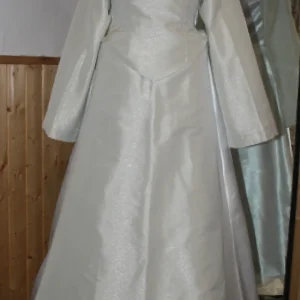 Saya Blanca Plata Tejido Brillante Elegante