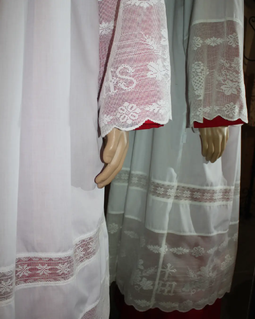 monaguillo de encaje